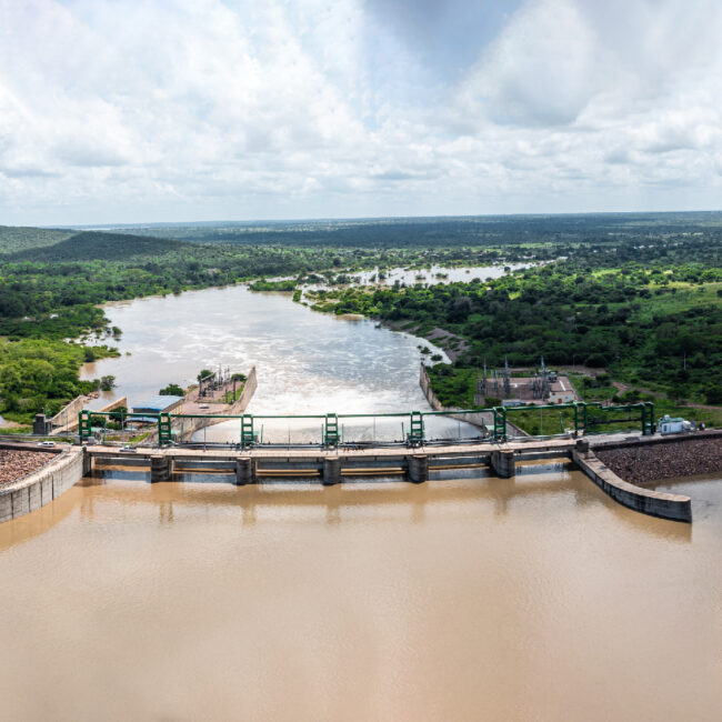 Barragem de Corumana 226px-01 (1)